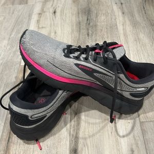 🔥Women’s Brooks Trace 2🔥